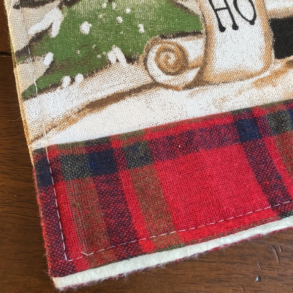 NWOT Santa table runner - Picture 10 of 11